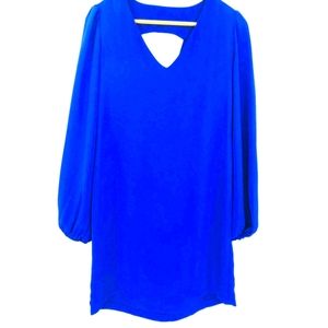 Long Sleeve Shift Dress w Cut Out Back